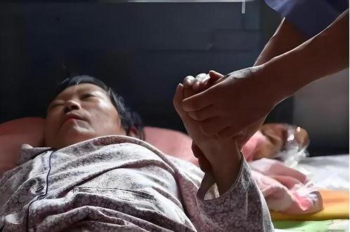 卧床老人可以吃瓜吗,卧床老人适宜食用瓜类水果的探讨