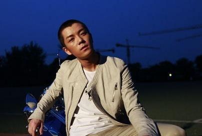 王栎鑫吃瓜胡彦斌